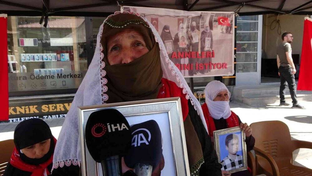 Annelerin evlat nöbeti 71. haftaya girdi