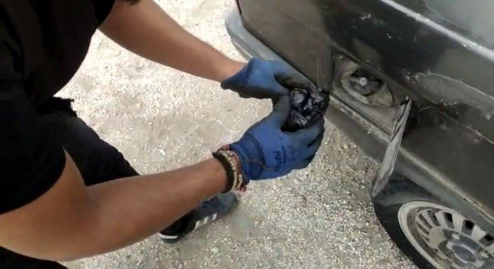 Aracın yakıt kapağında uyuşturucu bulundu