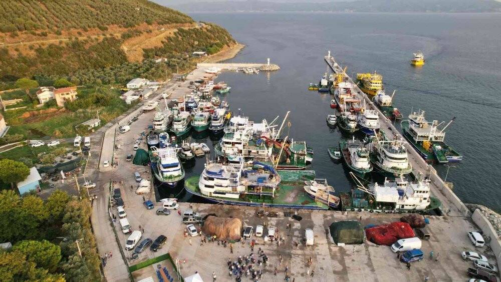 Yalovalı balıkçılar dualarla denize açıldı