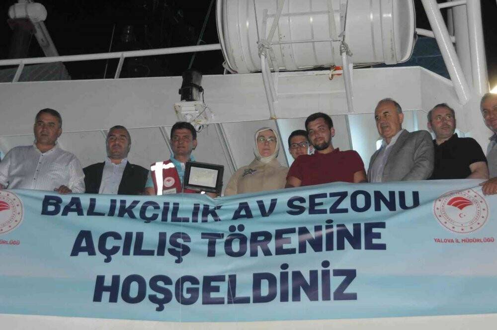 Yalovalı balıkçılar dualarla denize açıldı