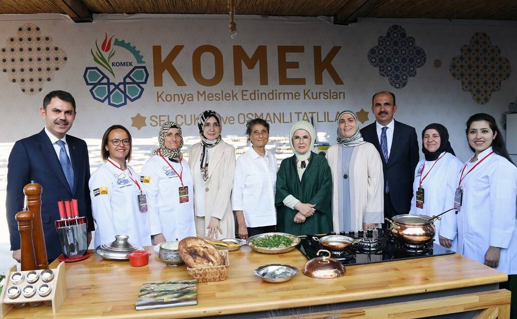 aa-20220901-28788626-28788620-emine-erdogan-konya-gastrofestin-acilisina-katildi.jpg