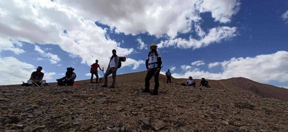 Vanlı dağcılar 9 günde 3 şehirde 4 zirve yaptı