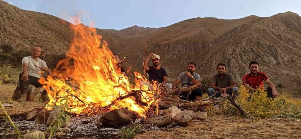 Vanlı dağcılar 9 günde 3 şehirde 4 zirve yaptı