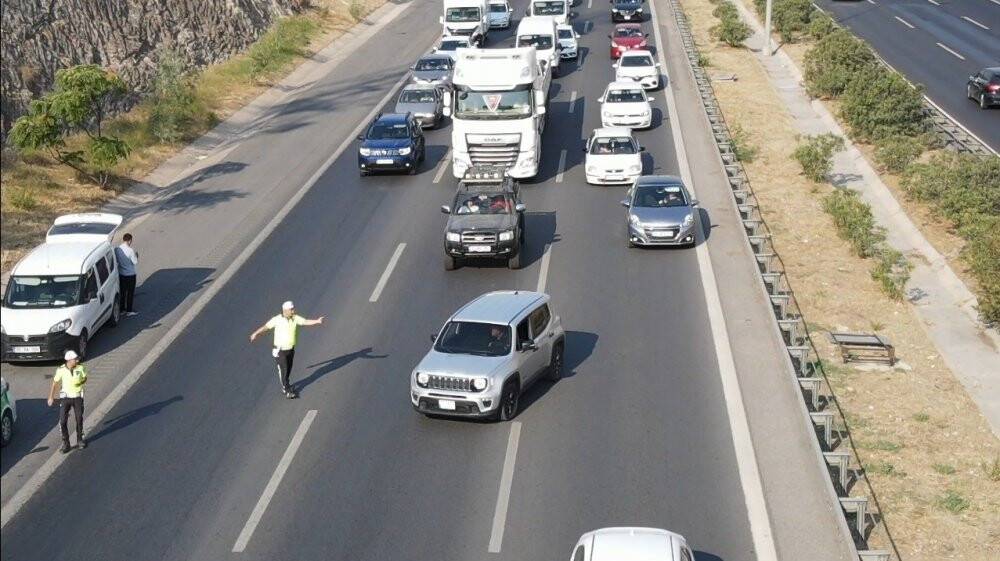Emniyet şeridi kurnazları polisten kaçamadı