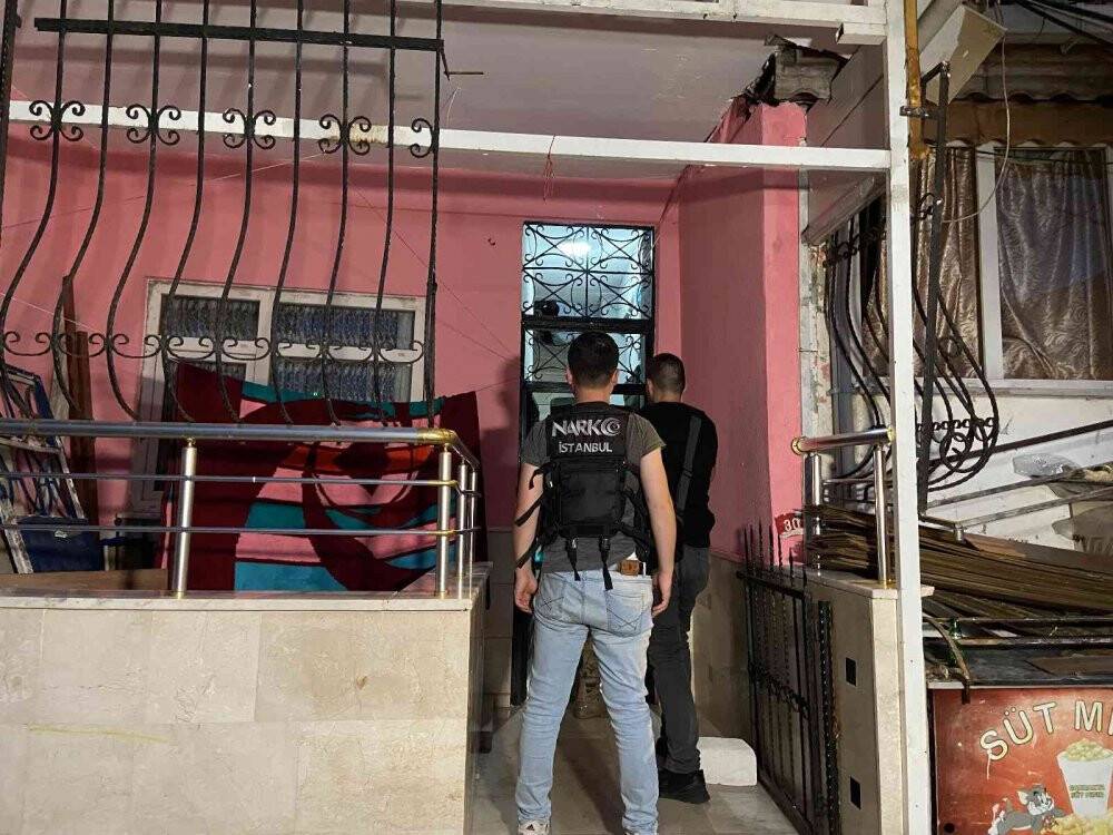 Şişli’de uyuşturucu tacirlerine helikopter destekli eş zamanlı operasyon