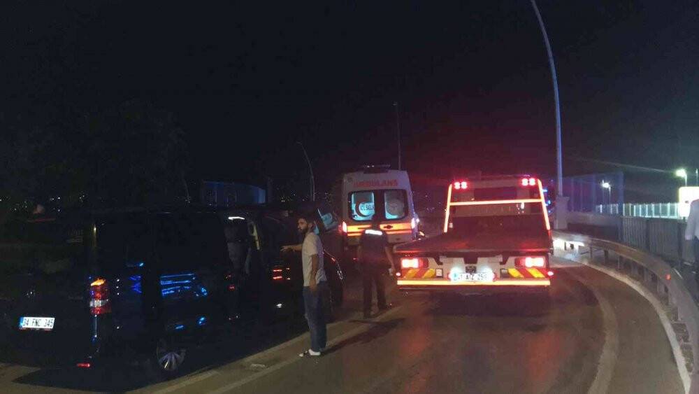 Turist taşıyan minibüs kazaya karıştı: 11 yaralı