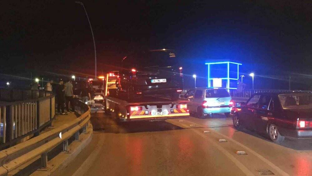 Turist taşıyan minibüs kazaya karıştı: 11 yaralı