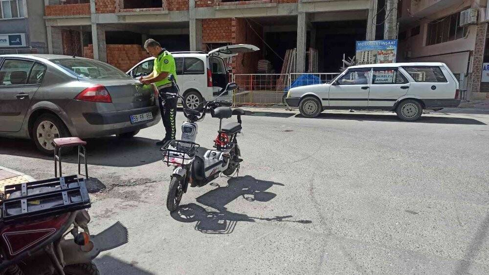 Yayaya çarpan elektrikli bisikletli çocuk yaralandı