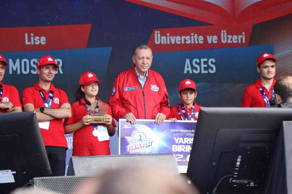 Cumhurbaşkanı Erdoğan: “Her bakımdan güçlü olmak mecburiyetindeyiz, aksi halde bizi Suriye ve Ukrayna’dan beter ederler”