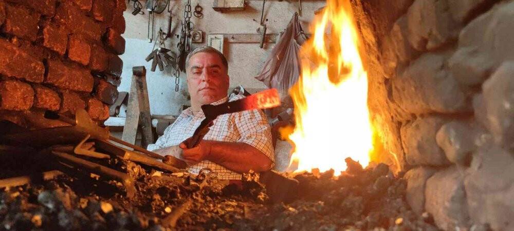 Depremde henüz 40 günlükken 2 bacağını kaybetti, yaşama azmini kaybetmedi