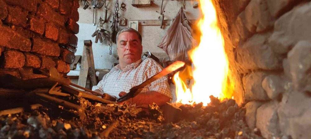 Depremde henüz 40 günlükken 2 bacağını kaybetti, yaşama azmini kaybetmedi