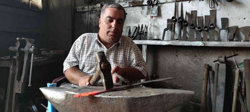 Depremde henüz 40 günlükken 2 bacağını kaybetti, yaşama azmini kaybetmedi