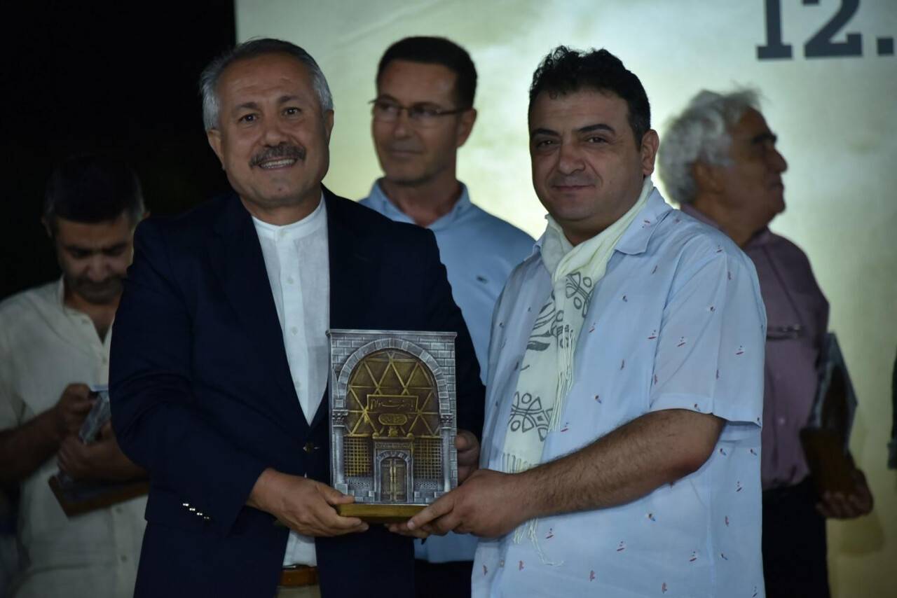 12-mevlana-siir-soleni-ve-siir-atolyesi-gerceklestirildi-12-jpg-1500.jpg