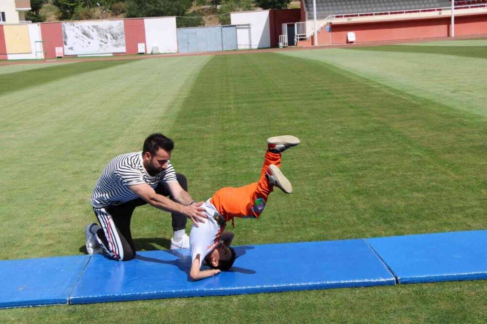 Gümüşhaneli çocuklar ilk kez cimnastik sporuyla tanıştı