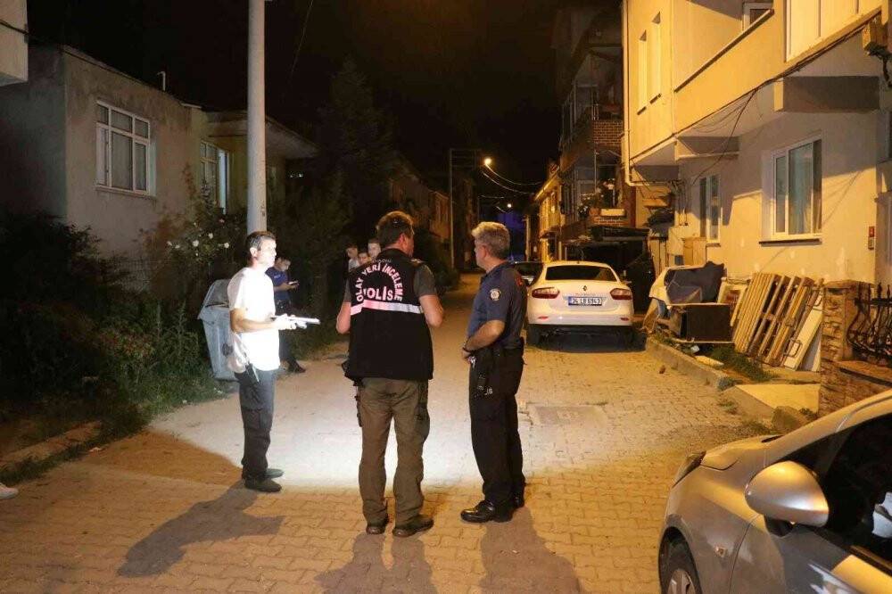 Havlayan köpeğe tepki veren moto kuryeleri uyaran ağabey ve kardeşi bıçaklandı