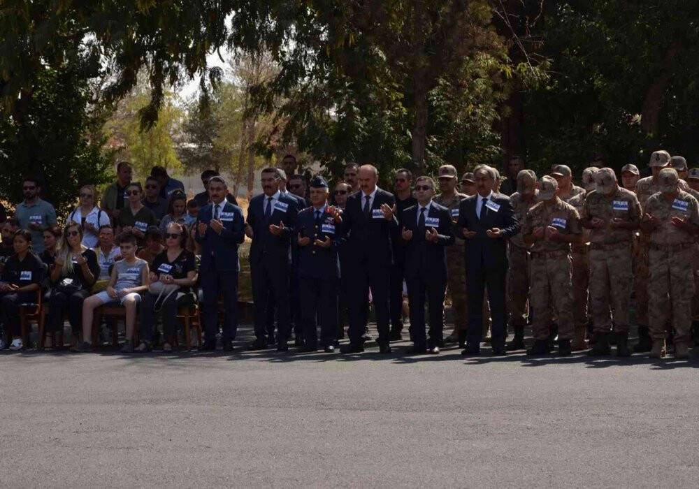 Paraşüt kazasında hayatını kaybeden iki astsubay için cenaze töreni düzenlendi