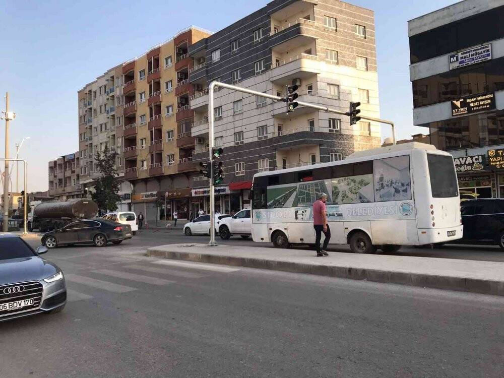 Silopi’de yıllar sonra trafik ışıkları kuruldu