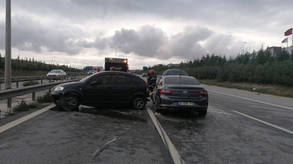 TEM’de 4 araçlı zincirleme kaza: 3 yaralı