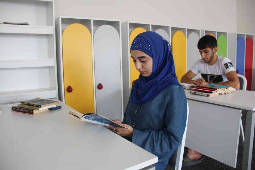 Ukrayna’daki savaştan kurtuldular, öz vatanlarında üniversite kazandılar