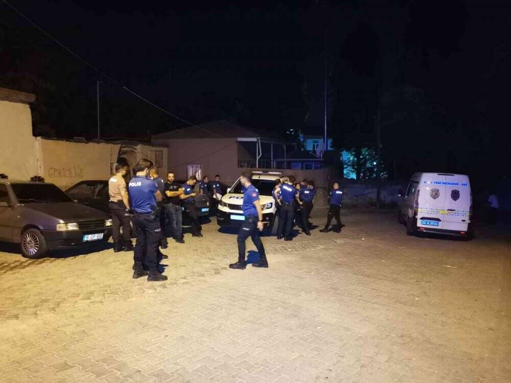 İzmir’de kanser hastası adam taşındığı yeni evinde oğlu tarafından öldürüldü