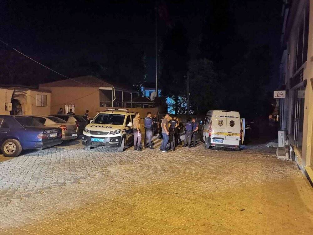 İzmir’de kanser hastası adam taşındığı yeni evinde oğlu tarafından öldürüldü