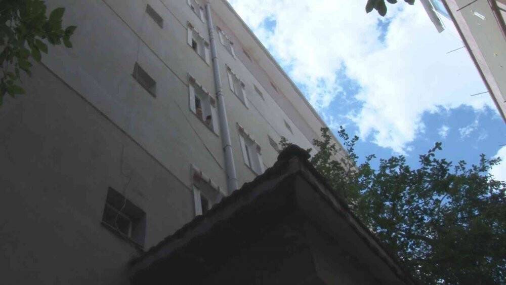 Başkent’teki komşu kavgasının nedeni ortaya çıktı: Canını kurtarmak için 3’üncü kattan atlamış