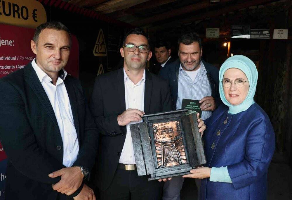 Emine Erdoğan, Bosna Savaşı’nın sembollerinden Umut Tüneli’ni ziyaret etti