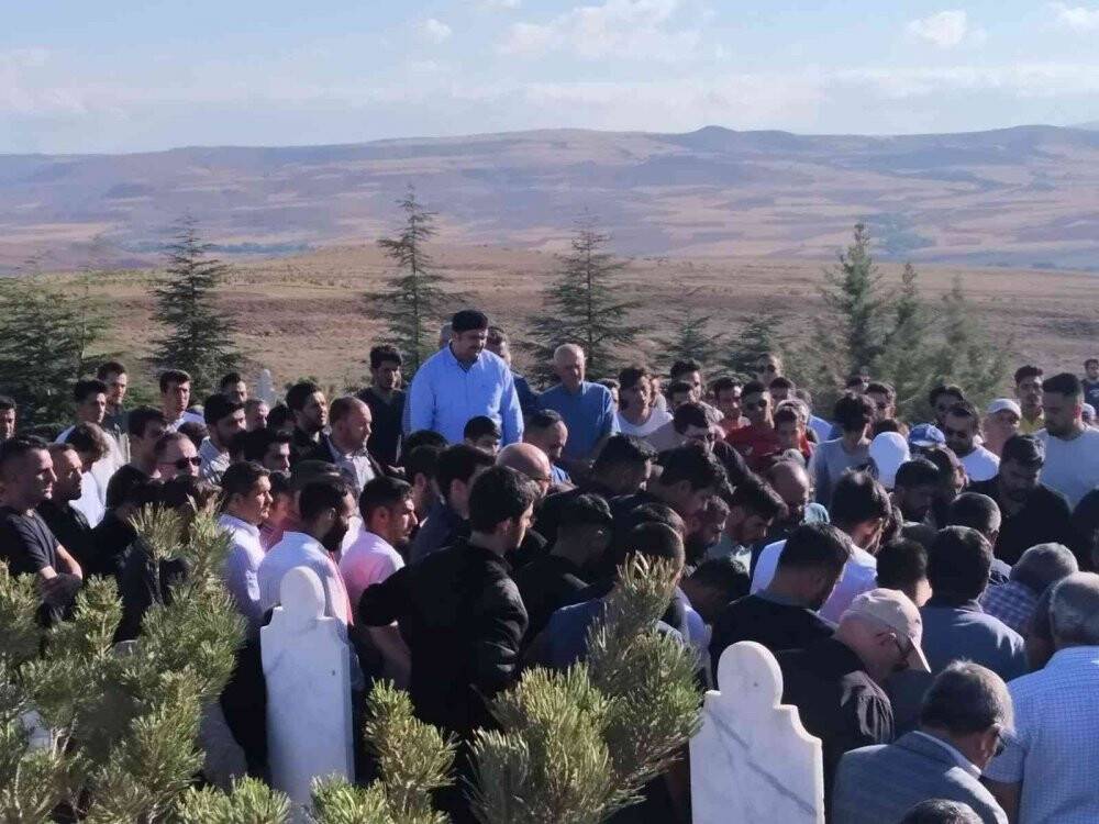 Mahmut Tekdemir son yolculuğuna uğurlandı