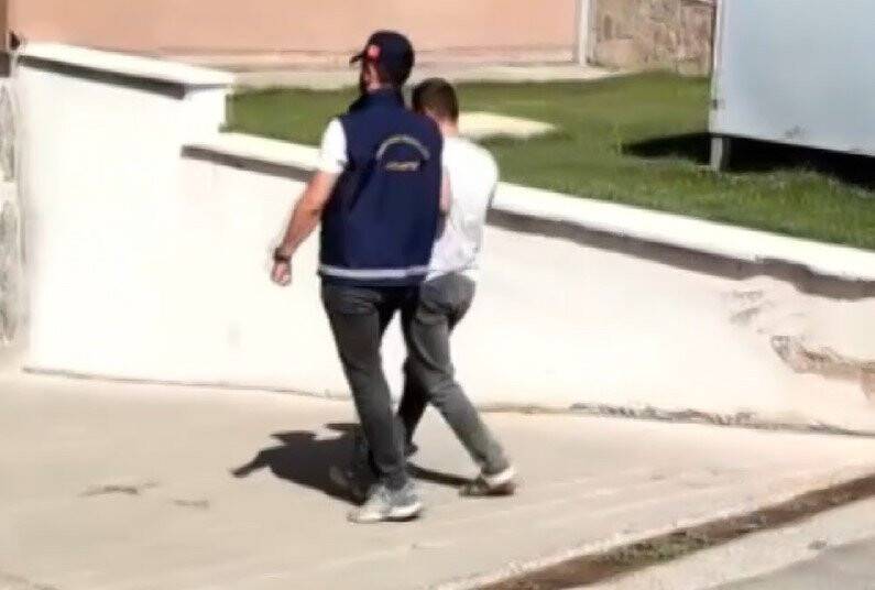 Baz istasyonundan güpegündüz 90 bin liralık hırsızlık