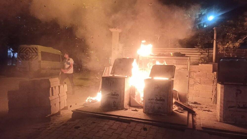 Çöp konteynerinde çıkan yangın korkuttu