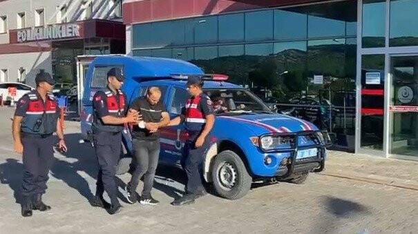 Dolandırdıkları altınları restoranda paylaşan şebekenin 3. ortağı yakalandı