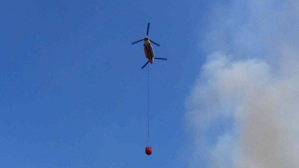 Mersin’deki orman yangınına 3 uçak, 2 helikopterle müdahale ediliyor