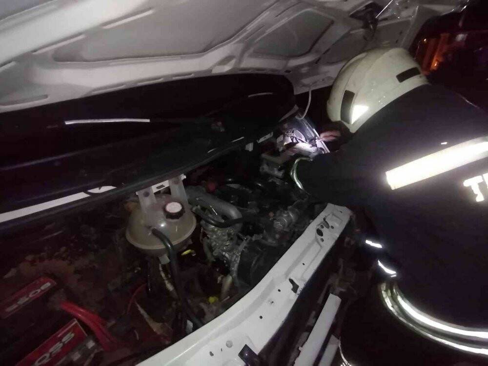 Bahçe duvarını aşıp binaya çarptı