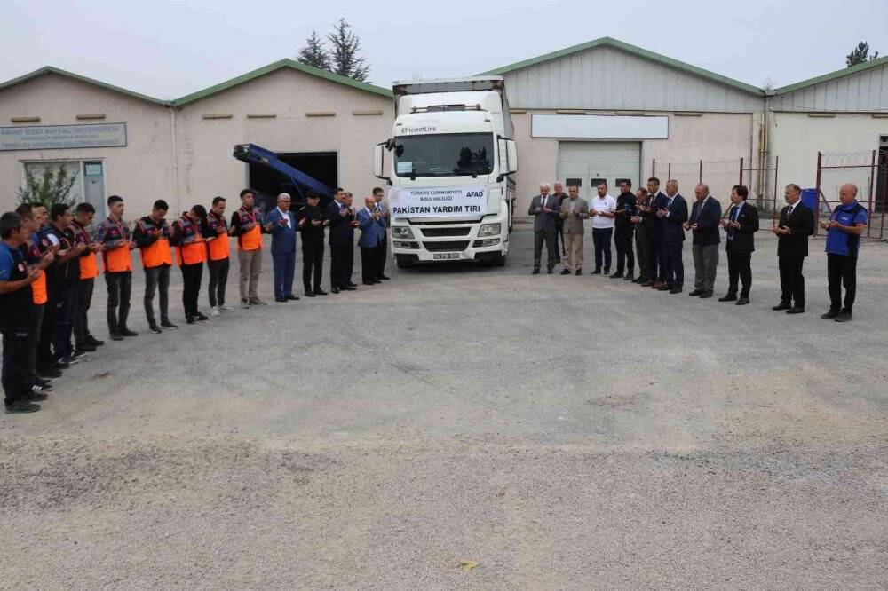Bolu’dan Pakistan’a yardım tırı gönderildi