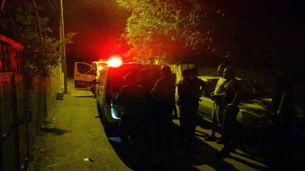 Demir korkulukları çalan şahıslar bekçilerden kaçamadı