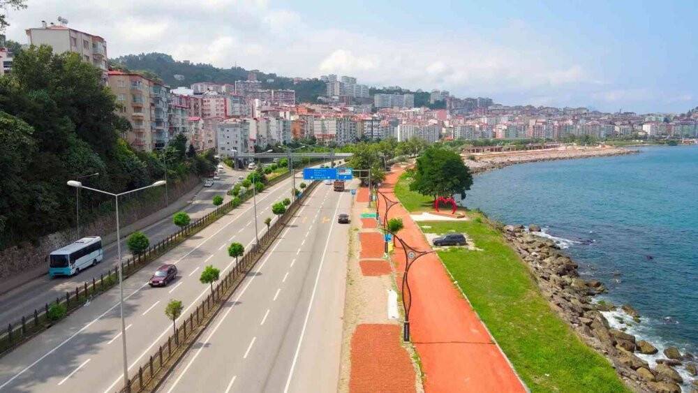 Fındık hasadı sona eren Giresun’da sahiller fındıkla doldu