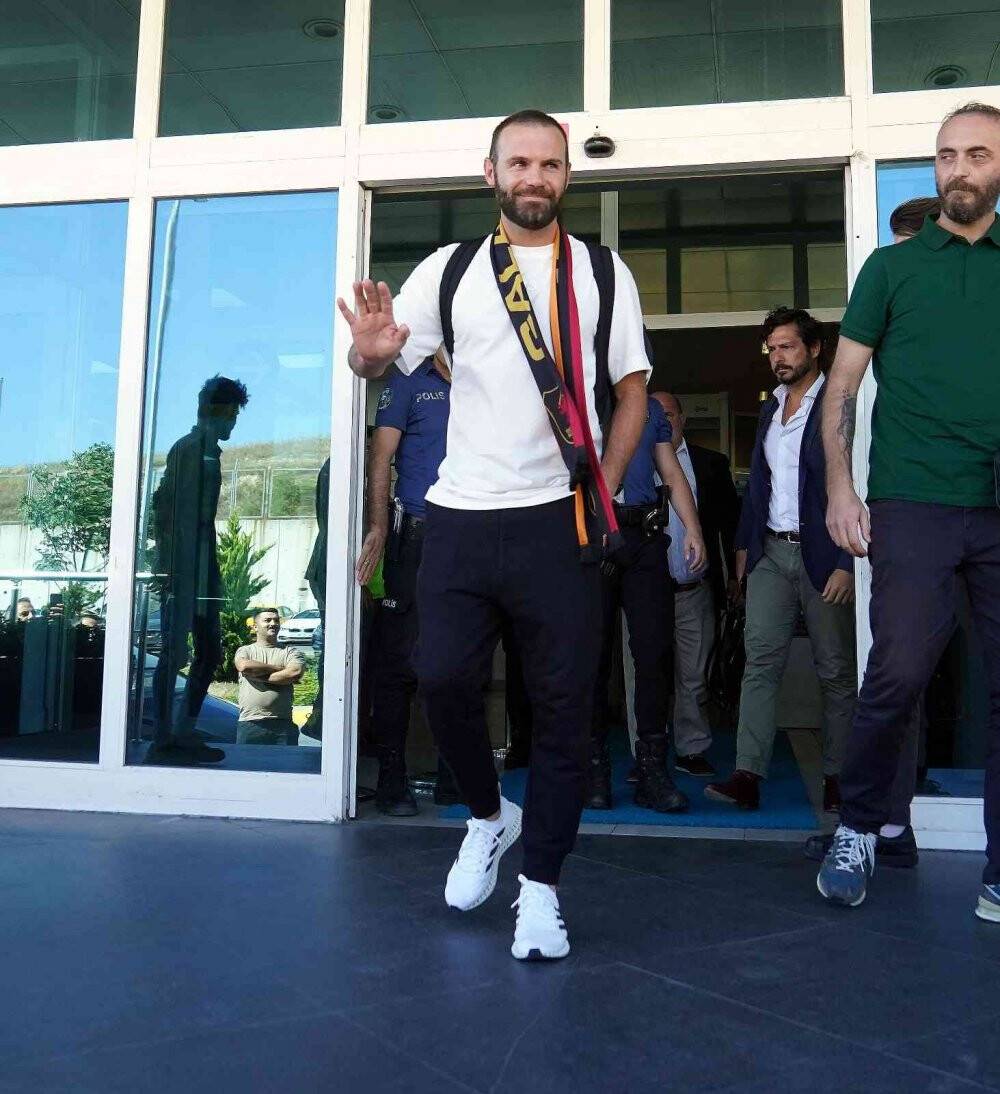 Galatasaray’ın yeni transferi Juan Mata, İstanbul’a geldi