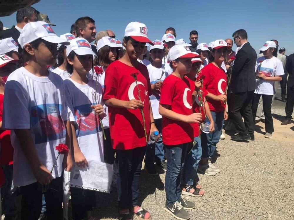 Iğdır’da 7 yıl önce PKK’nın hain saldırısında şehit olan 13 polis anıldı