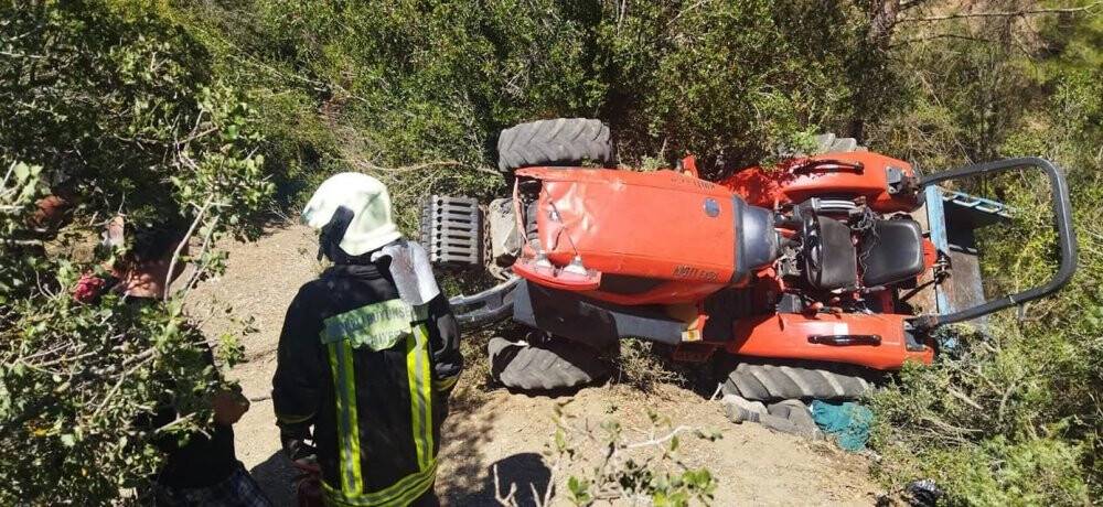 Uçuruma yuvarlanan traktörün yaşlı sürücüsü öldü