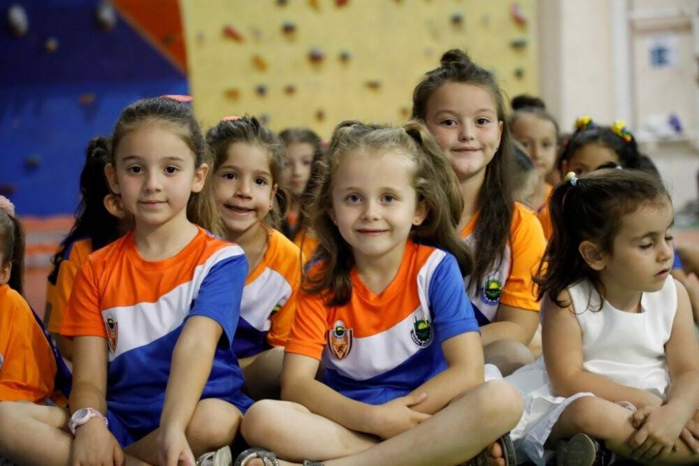 Yaz spor okullarına coşkulu final: 2 bin 902 sporcu sertifikalarını aldı