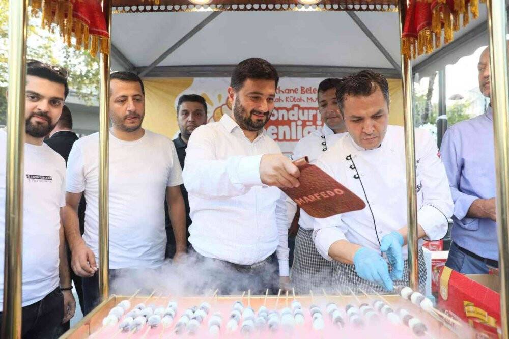 Kağıthaneliler okulların açılmasına bir gün kala Dondurma Festivali’nde doyasıya eğlendi