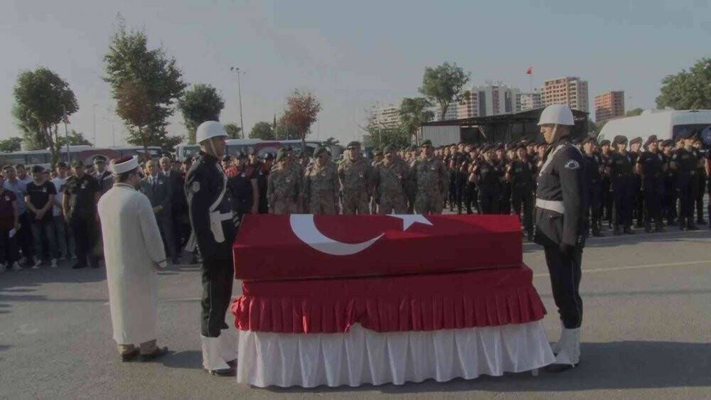 Kaza kurşunuyla ölen polisin cenazesi memleketi Samsun’a uğurlandı
