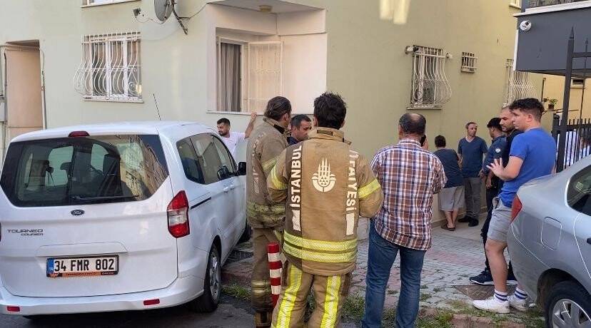 Kendisini eve kilitledi, telefonunu ocakta yakıp yangın çıkardı