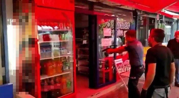 Boşanma aşamasındaki karısını defalarca işte böyle bıçaklamış