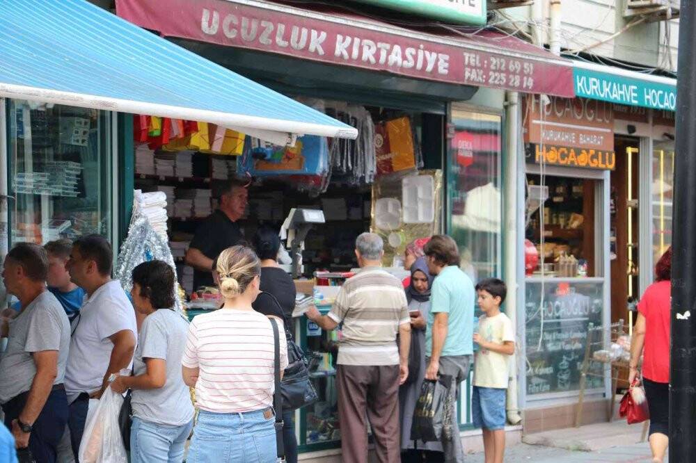 Bulgarların alışveriş listesine kırtasiye ürünleri de eklendi