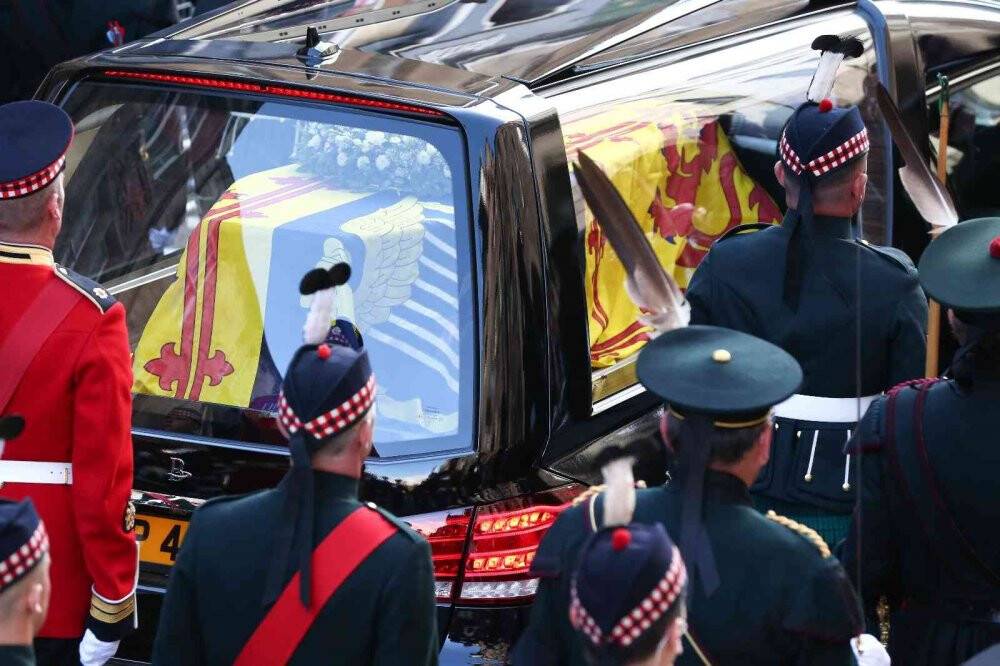 Kraliçe II. Elizabeth için Aziz Giles Katedrali’nde tören düzenlendi