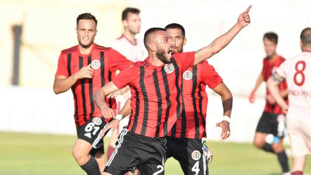 Turgutluspor evinde 3 puanı 3 golle aldı