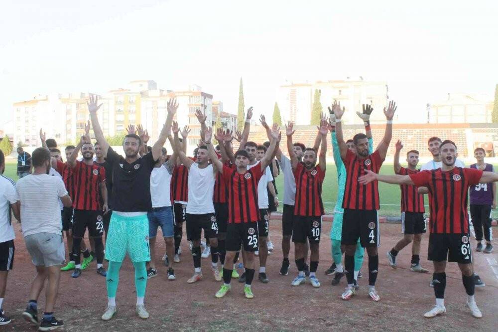 Turgutluspor evinde 3 puanı 3 golle aldı