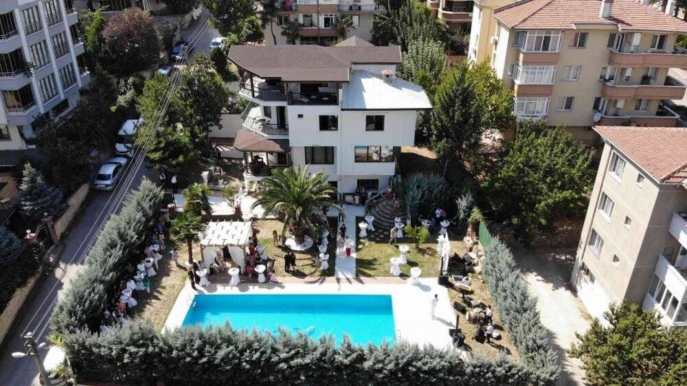 17 yaşında patron, 22 yaşında şirket sahibi oldu