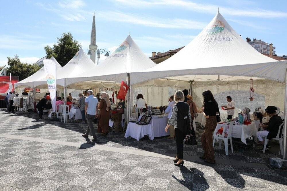 Kadınların el emeği ürünleri bu festivalde kazanca dönüşüyor